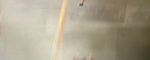 Μητέρα πέταξε το δύο ετών κοριτσάκι της από φλεγόμενο κτίριο!